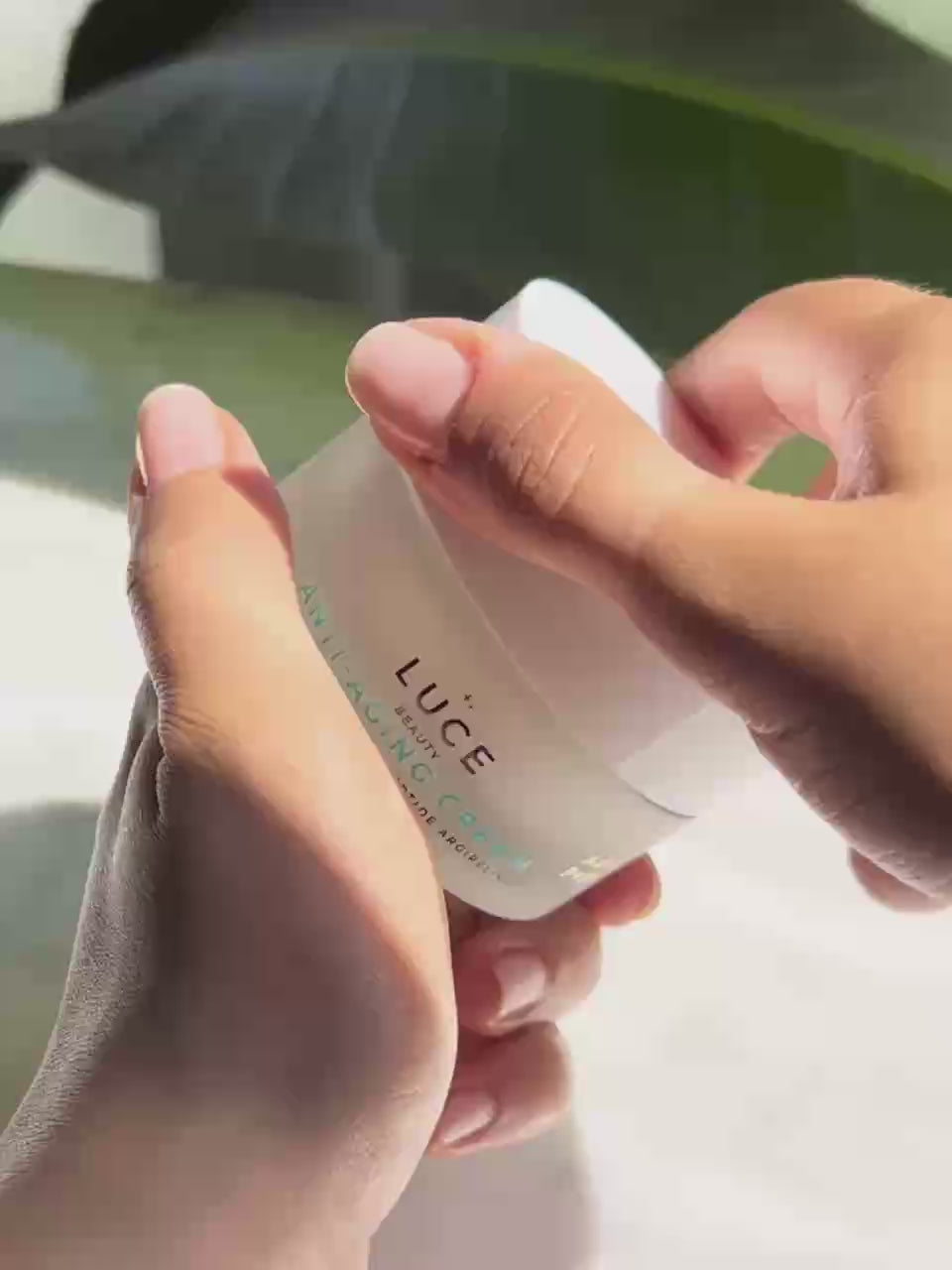 Applicazione_Anti_aging_cream_crema_anti_age_argirelina_Luce_Beauty