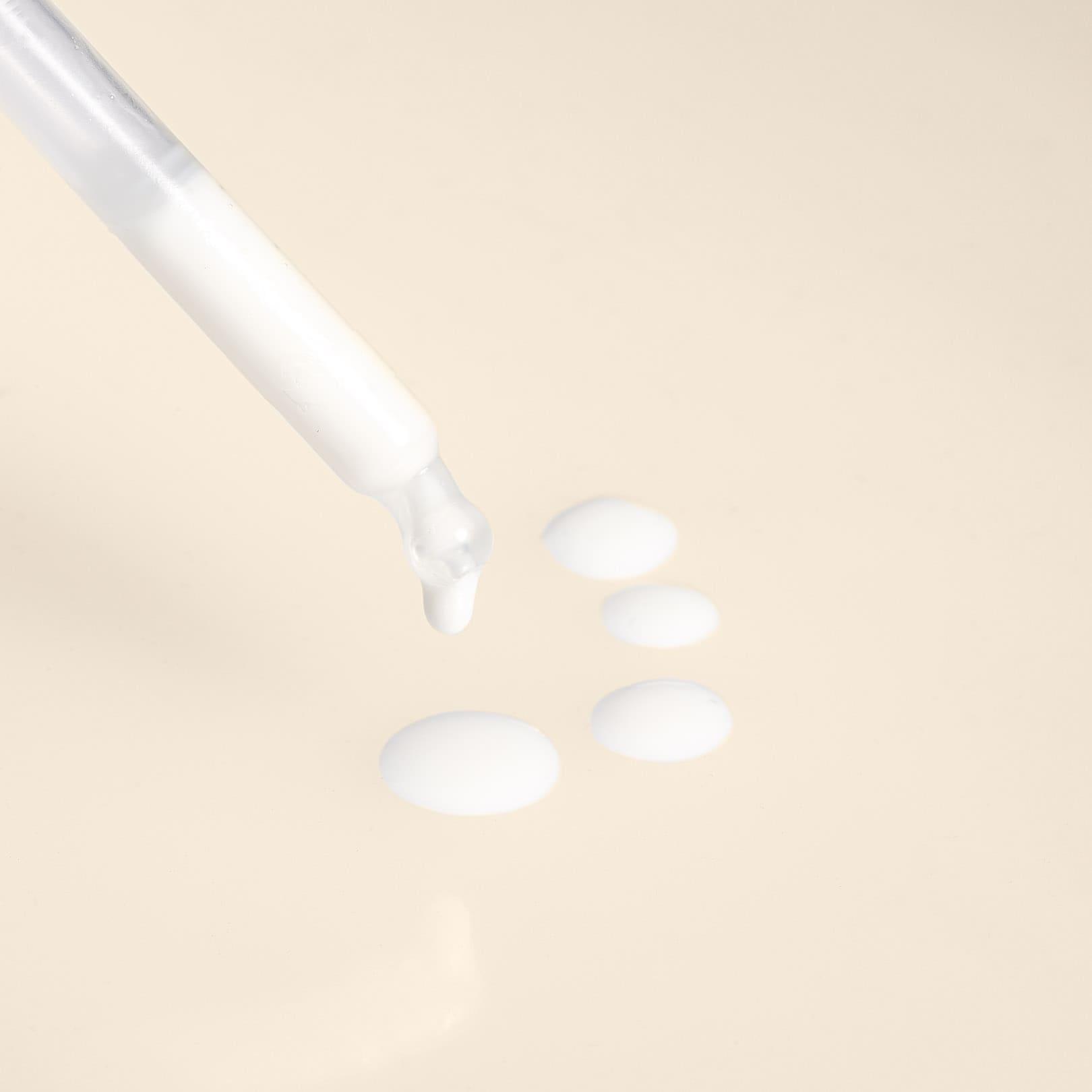 Filler Boost Serum - Siero anti age con peptide argirelina amplificata -texture-Luce Beauty by Alessia Marcuzzi